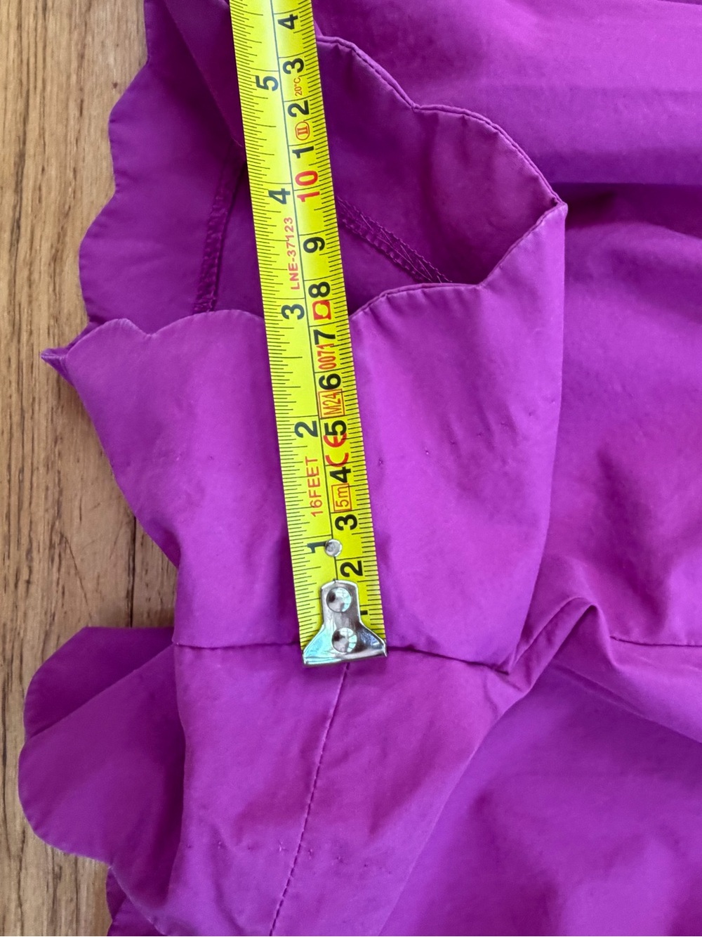 High-Waist Scalloped Hem Shorts in Magenta - Picture 7 of 8